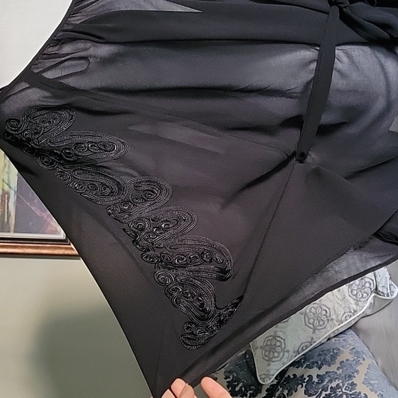 Aeuadani  Top/Blouse - Picture 3 of 8